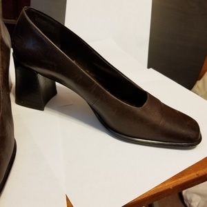 COPY - Brown Square Toe Heels 🦚3 for $21 or 6 for…